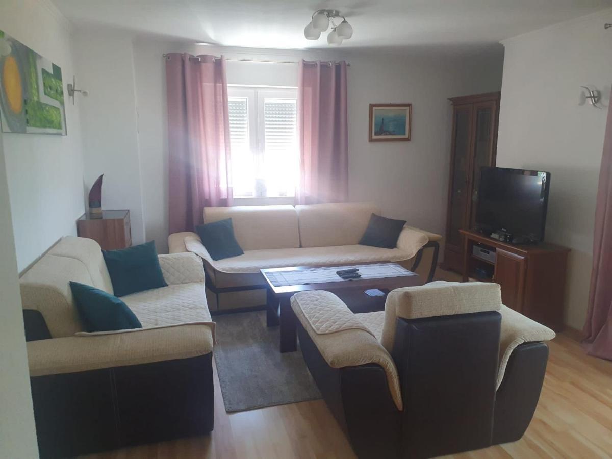 Апартаменты Apartman Jaca Ливно Экстерьер фото